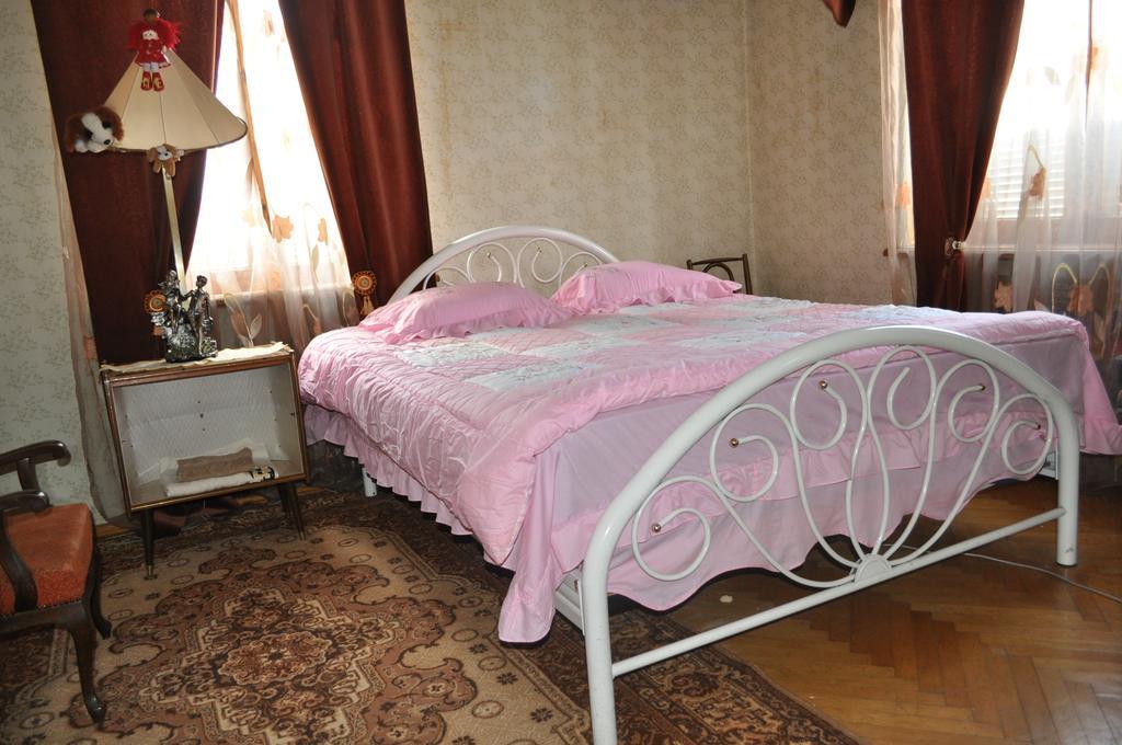 Guest House Cico Telavi Exterior foto